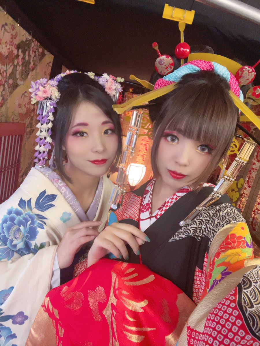 今日も撮影がとても楽しかったー🦭
りんちゃんとペア撮影でした！
ヘアメイクも衣装も華ノ彩葉さんです！
美しくして貰えて嬉しい🥰