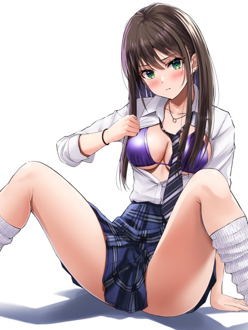 暑いので制服ビキニ🐬
2年くらい前に描いたやつを描きなおしてみた～ 