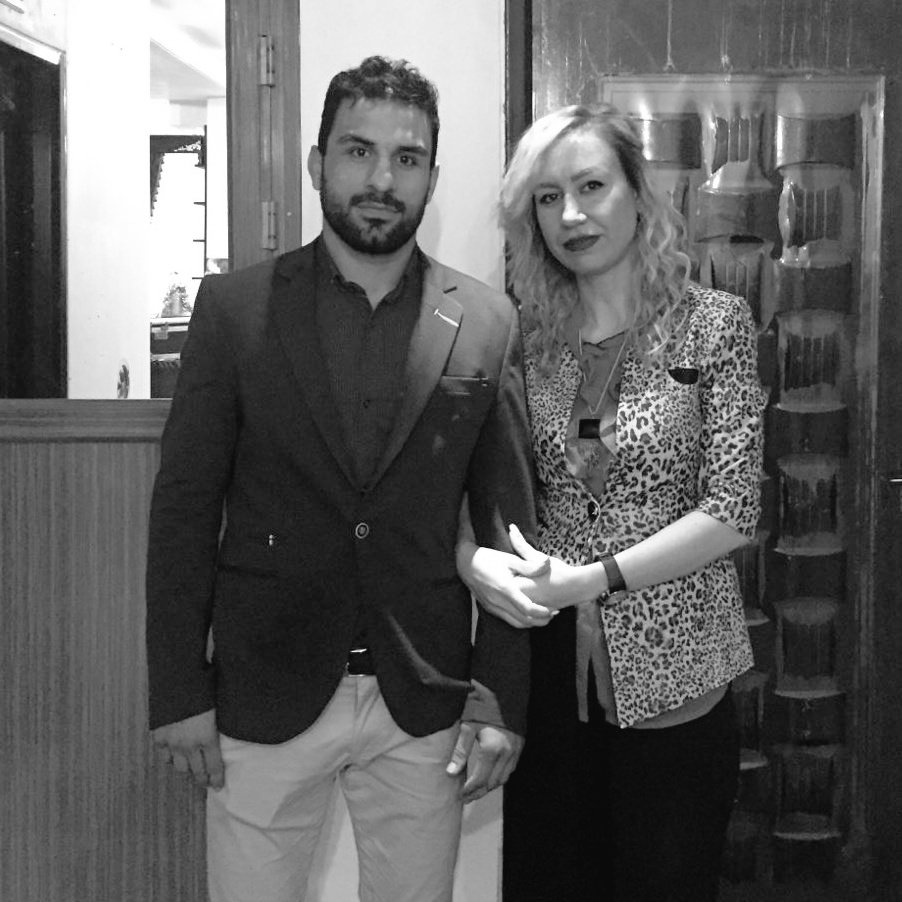 Mojtabapacino's tweet image. دم از محرّم و مظلومیت میزنن کسایی که نوید رو شکنجه و اعدام کردن. سنگ قبرشو شکستن. برادر و خواهرشو حبس کردن. پدرش رو انداختن زندان. مادرش رو اذیت کردن...
#نوید_افکاری