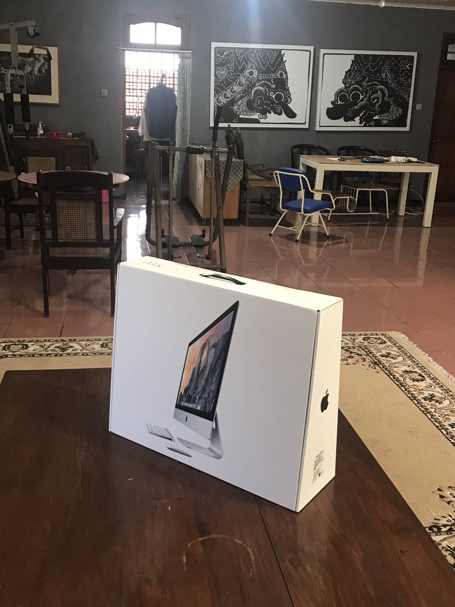 iMac27” komputer andalanku. Baru saja kembali dari UGD, semoga kembali sehat walafiat