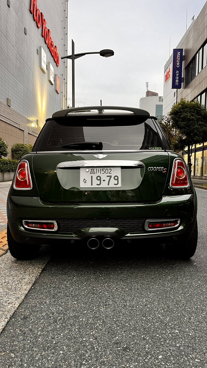 Toshisan40's tweet image. MINIにワンオフのマフラー入りましたー‼︎㊗️☺️

中間60の出口は90ΦのDUAL、特に高回転域がいいですねー🤣

マフラー変わると車が変わった感じがしていいですね😊

#MINI
#R56