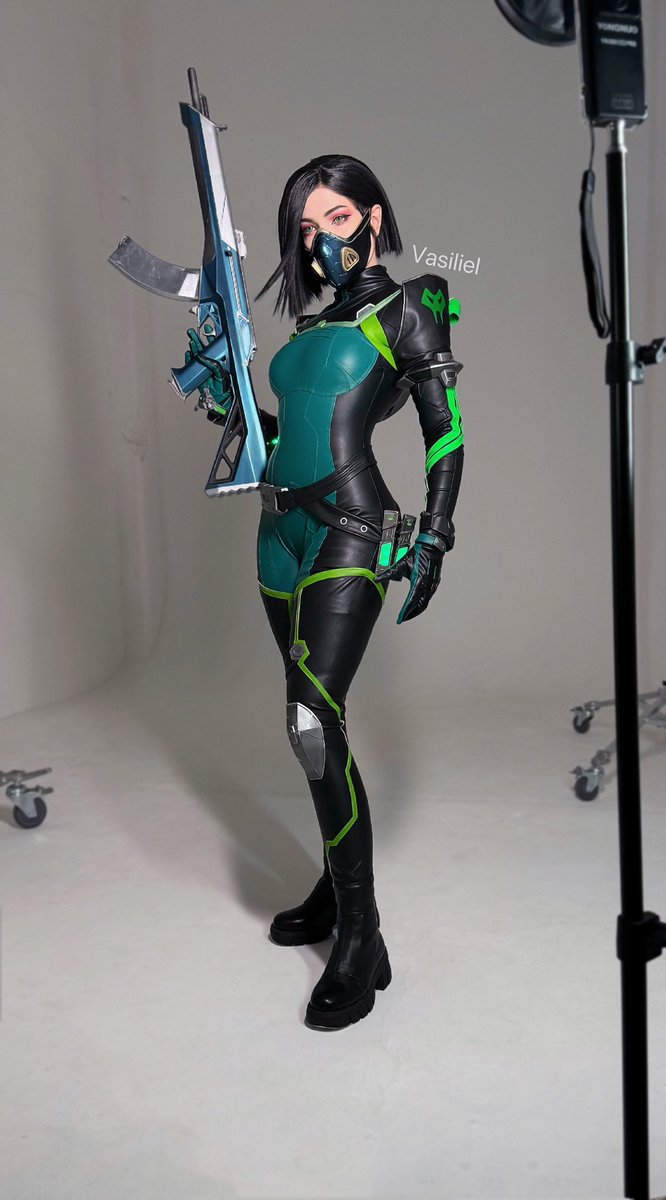 My cosplay Viper from Valorant 💚
