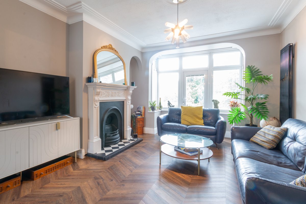 reganhallworth's tweet photo. Quality 1930s detached family home with rear extension & stunning landscaped garden
📌 Spencer Road, Whitley, WN1 2QR
💷 £420,000
📐 1728 SQ.FT
🛏️ 3 Bedrooms
☎️ 01942 205555
📧 wigan@reganandhallworth.com
💻 https://t.co/QyRh8ZbBiS
#RH28 #Property #ForSale #EstateAgent https://t.co/kK7lQYrX9I