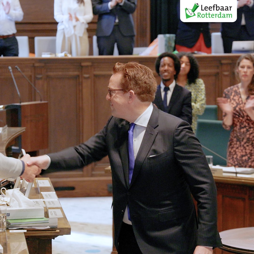 Zojuist is Geert Koster geïnstalleerd als raadslid voor Leefbaar Rotterdam. Hiermee keert een oude bekende terug in de raad, vorige raadsperiode was hij ook raadslid voor ons. 
 
Geert, welkom terug en van harte gefeliciteerd!
