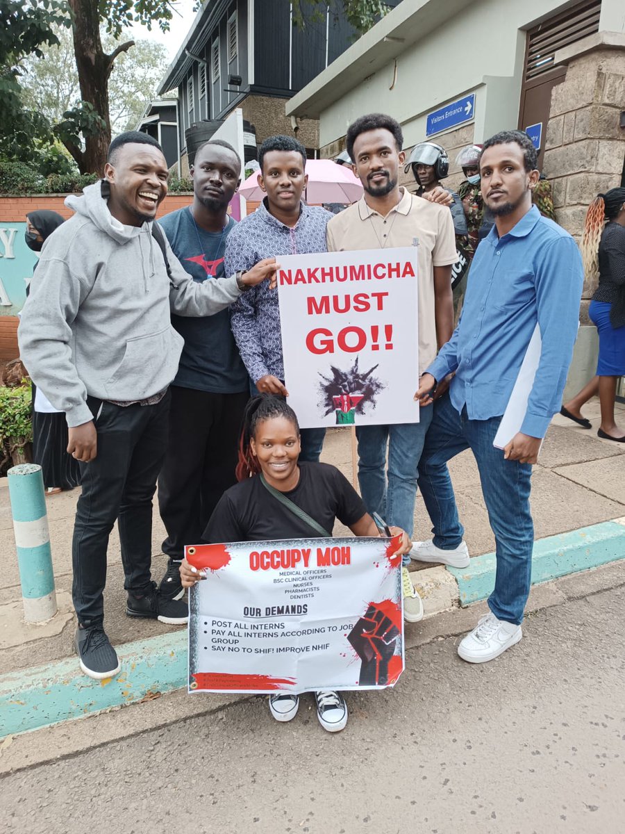 kUCOofficial's tweet photo. BSc Clinical Medicine pre-interns Yesterday participated in the #OccupyMOH demonstrations. #PostAllBscCois. https://t.co/MLTLzuxApy