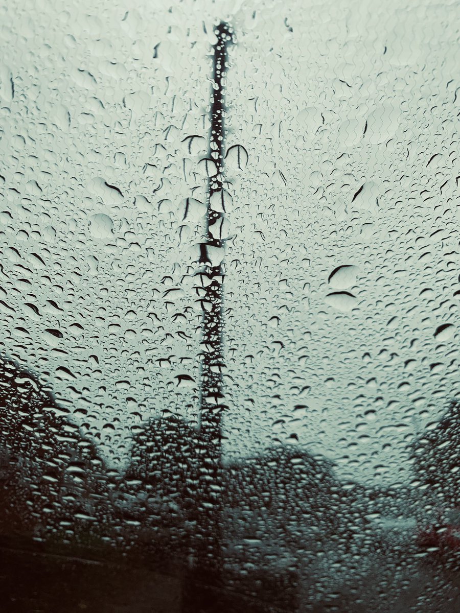 AnIconicSound's tweet photo. P U R E S S E N C E D

“And there's water on the window
A message in the rain”

💧

#Puressence https://t.co/apkVVueVMj