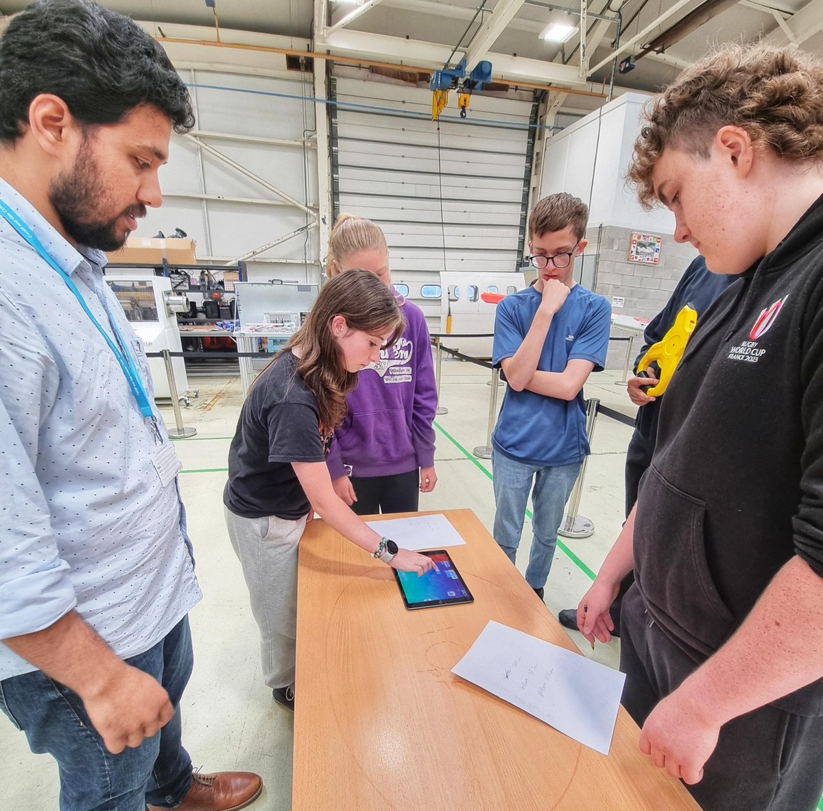 CAVC's tweet image. A warm welcome to teams from @StIlltydsCHS, @mary_1mmaculate and @LlantwitMajorSc who are here for Day 2 of Aero Challenge...✈️

Fuelled up with squash &amp;amp; cookies, let the competition begin!