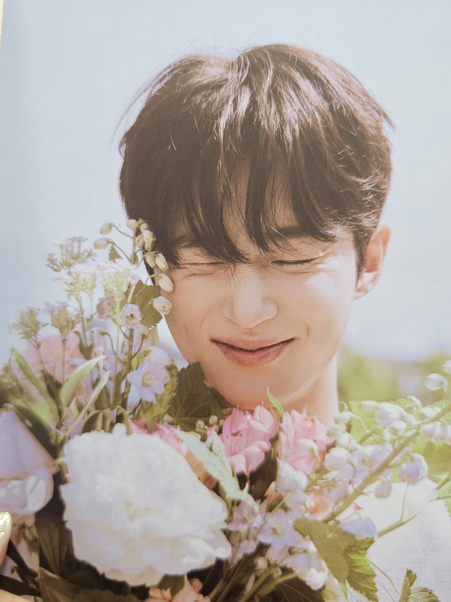 sweetboywoo's tweet photo. official md so pretty🥹

#변우석 #ByeonWooSeok

Cr bws cong https://t.co/xPrrcNryvI