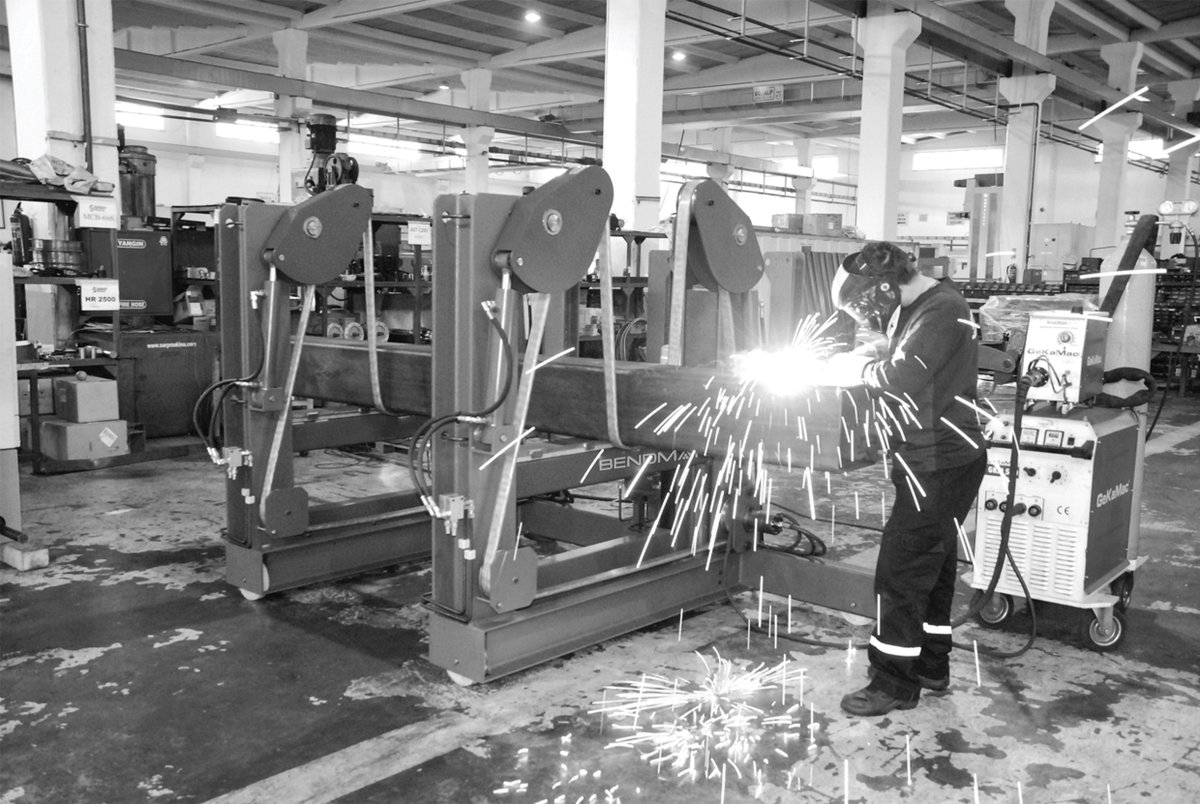 bendmak's tweet image. Looking to boost your lifting capacity? With a whopping 26,000LB capacity, these machines can handle even the toughest jobs.  💪 Give us a call at 833-BENDMAK (833-236-3625) or visit bit.ly/3S0qNgy to learn more. #Bendmak #ChainRotators 🏗️