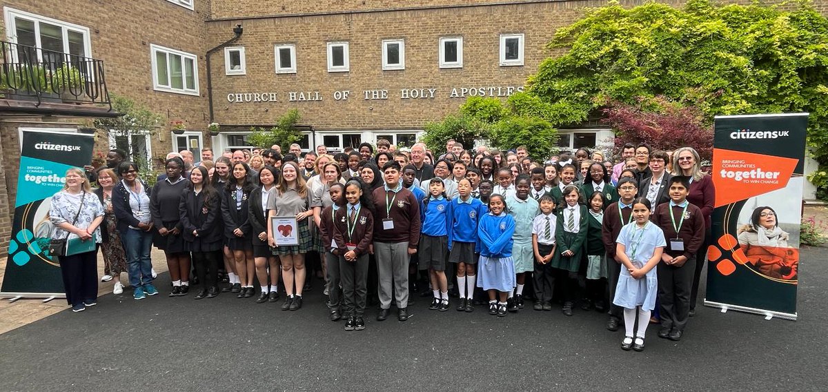 CathEdService's tweet photo. £1 bus fares and a Home Office U-turn: Catholic schools from across the country came together last week with @CitizensUK, @friel_raymond and @Million_Minutes to celebrate putting Catholic Social Teaching into practice through local campaigning: https://t.co/34t6hNbF2x https://t.co/pioVw2yIUi