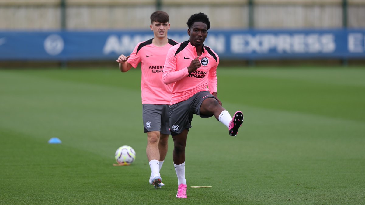 OfficialBHAFC's tweet photo. Working through the week. 😤 https://t.co/ExRuh9IhlB
