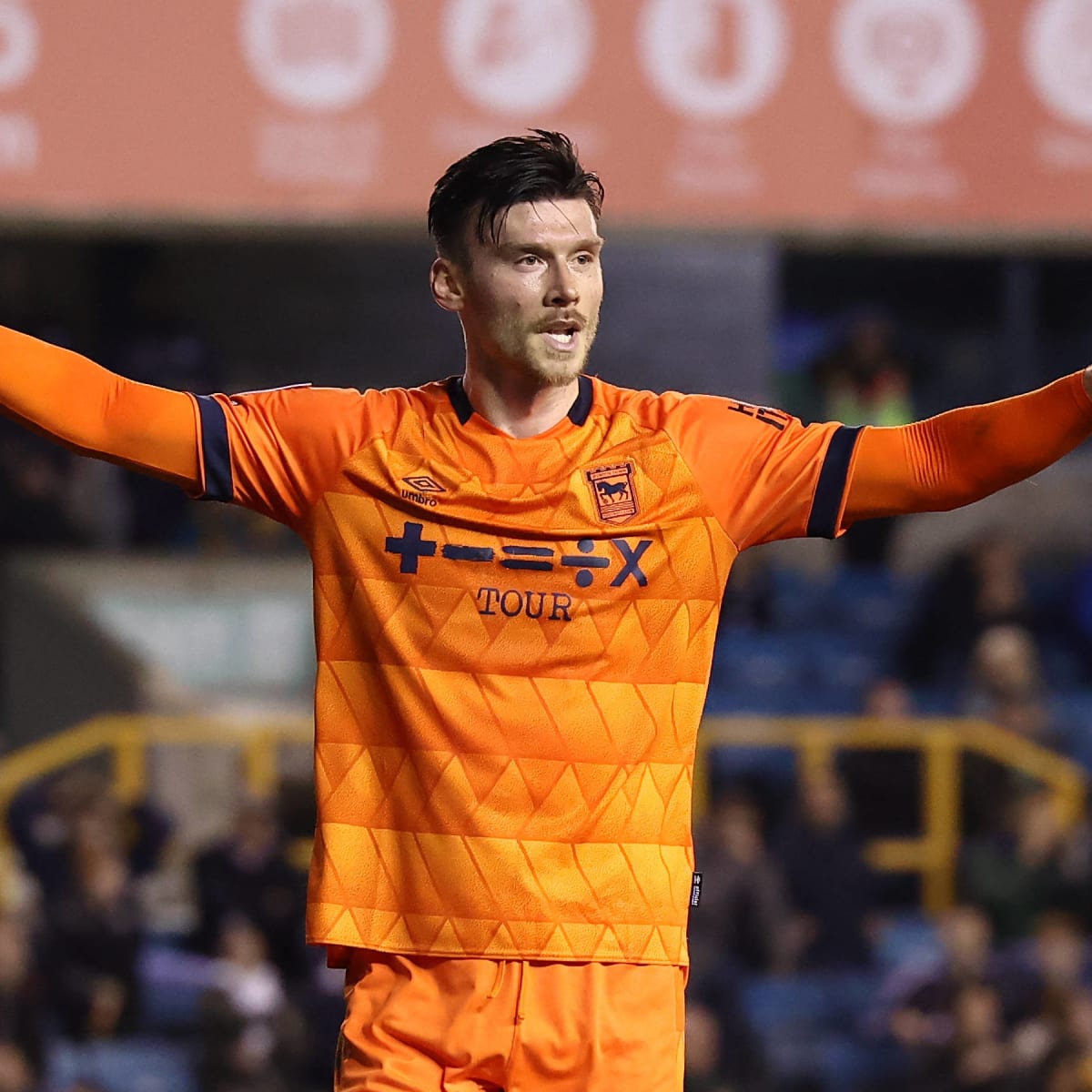 The_Bladesman's tweet photo. Sheffield United's coaching staff see the potential signing of Kieffer Moore as a key part of their promotion push this season.

[@dannyhall04]

#twitterblades #sufc https://t.co/Qq50ujpG1r
