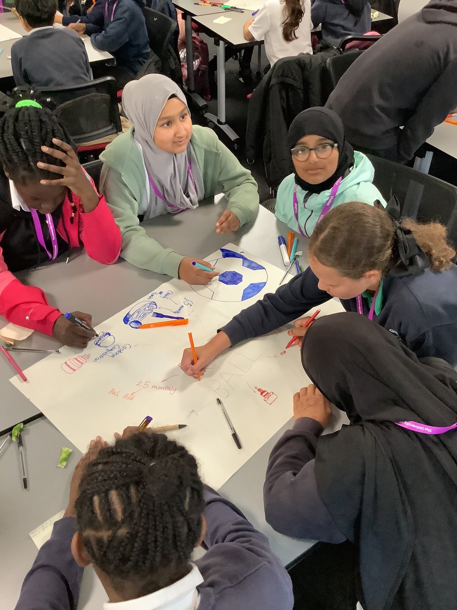 RushbrookY6's tweet photo. Year 6 had such a brilliant day learning about university today at @OfficialUoM 🎓 We learnt about how to get to university and what amazing opportunities we have there too! @TeamRushbrook #wearebrightfutures @BrightFuturesET https://t.co/dRhKxi6Psm