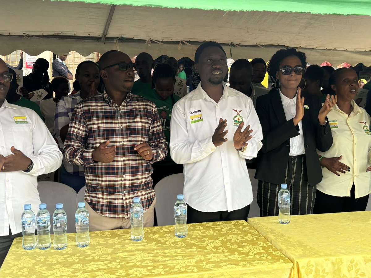 DemGreenPartyRw's tweet photo. Live now :@Muhangadis @Drfrankhabineza @JeanClaudeNtez2 @NFPO_Rwanda #ToraHabineza #GreenParty #waneza #Rwot https://t.co/rphudH0Wwx