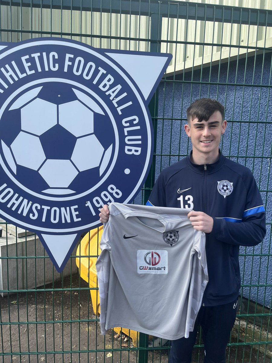 ThornYFC2006's tweet photo. We’d like to welcome our third new signing to the team Liam McLaughlin who makes the step up from our 2007s. Liam is one of the best goalkeepers around and with him only just turning 17 his maturity and understanding of game is second to none 💙 https://t.co/kZbqyRRgbb
