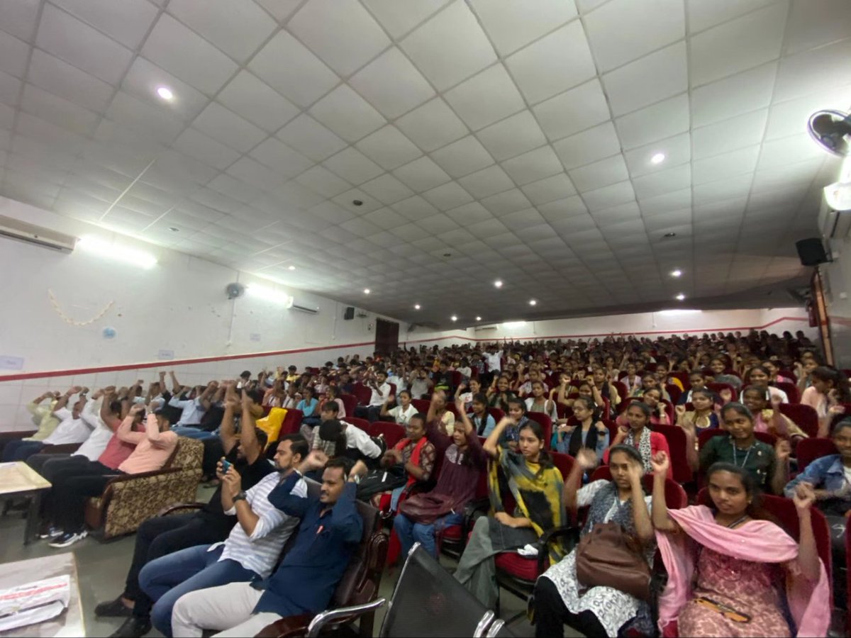 ABVPGujarat's tweet photo. #NationalStudentsDay અને અખિલ ભારતીય વિદ્યાર્થી પરિષદના 76 માં સ્થાપના દિવસ નિમિતે #ABVPTapi જિલ્લા દ્વારા વ્યારા નગરની કારોબારીની ઘોષણા કરવામાં આવી. જેમાં પ્રદેશ સંગઠન મંત્રી શ્રી હિમાલયસિંહ ઝાલા વિશેષ ઉપસ્થિત રહ્યા.
#ABVP76
#ABVPFoundationDay
#ABVPGujarat https://t.co/KRp4BriRv1
