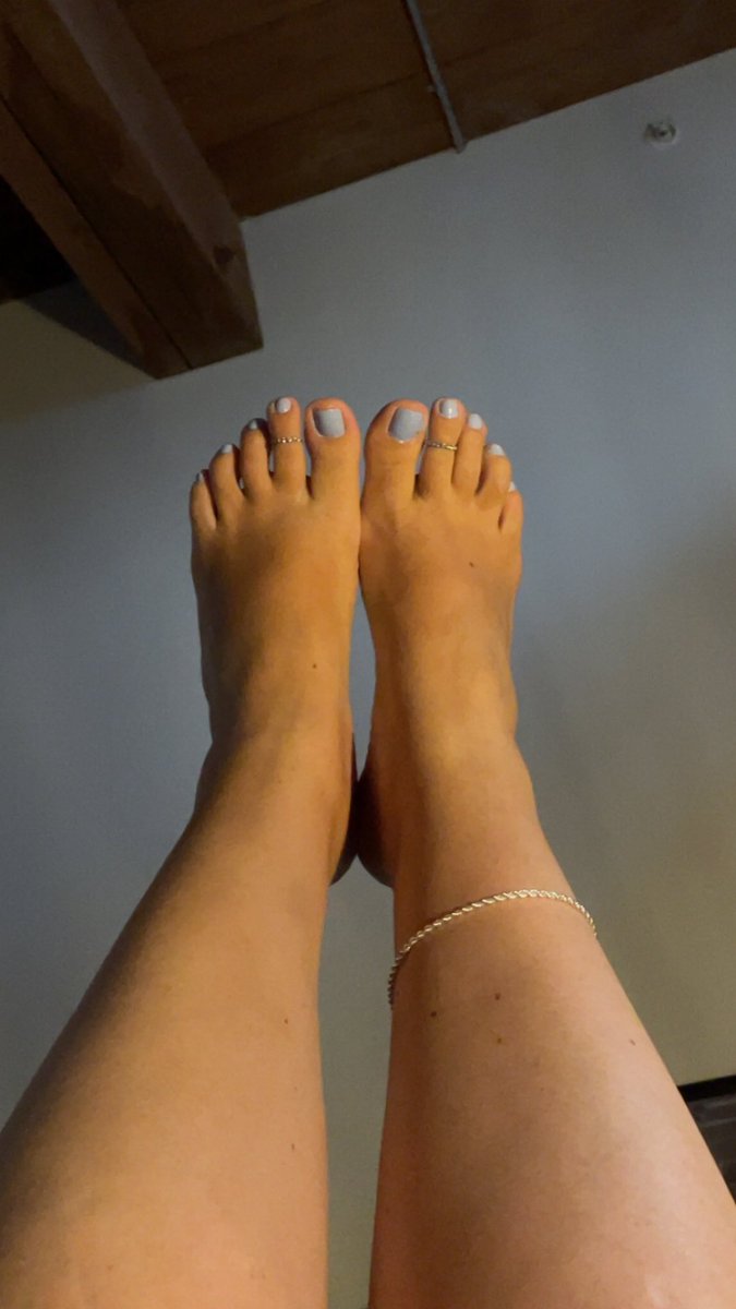 Been feeling blue recently.. #Feet #phillyfeet #toes #FOOTFETİSH