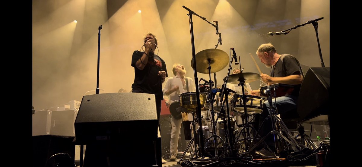 srobertaix's tweet image. Quelques images d’hier soir de #lcdsoundsystem , encore et encore un fuck&amp;amp;@€*% show, décidément l’été débute bien 😊