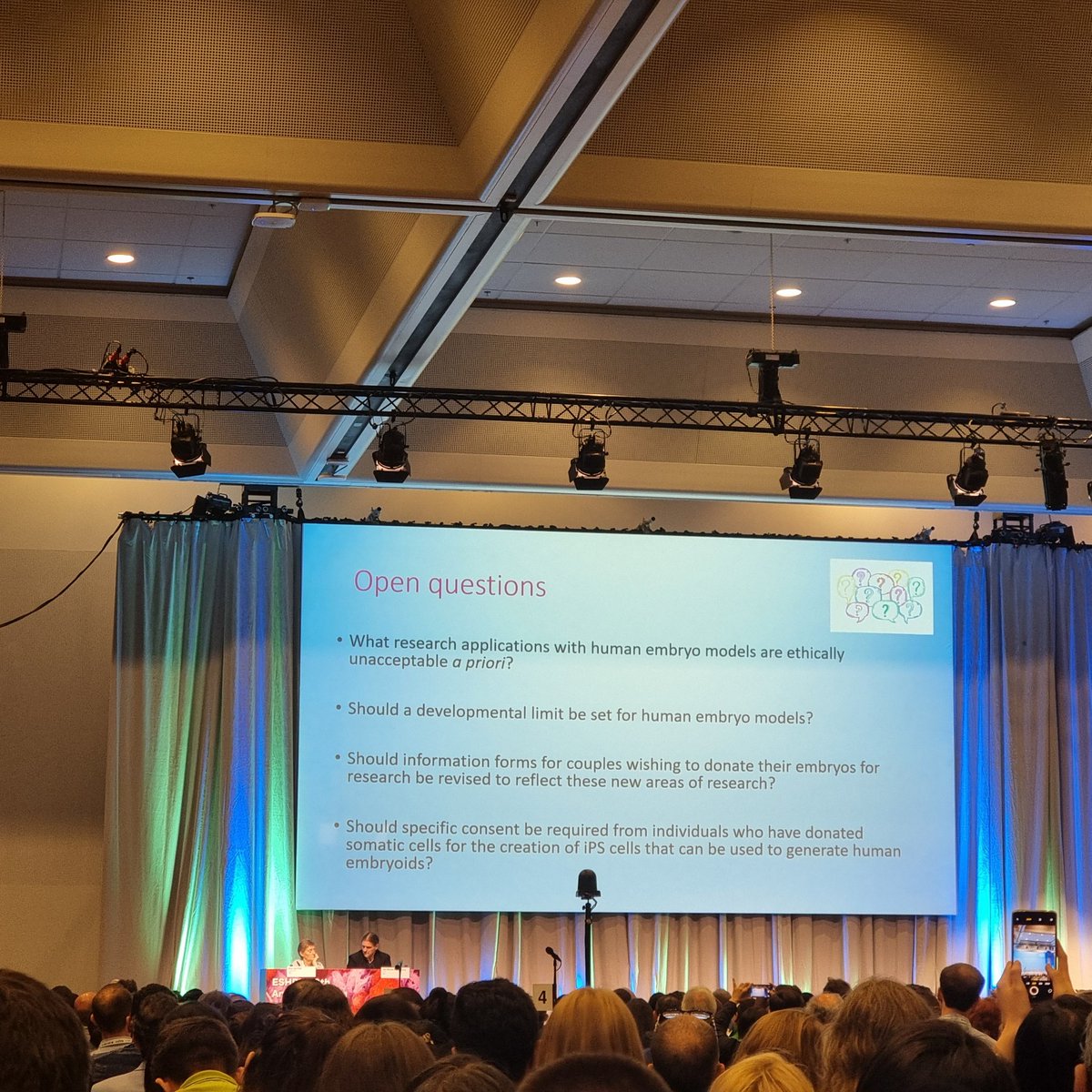 SarahLHarden1's tweet photo. Thomas Freour asks the audience #blastocyst #embryoids @ESHRE what do you think? #ESHRE2024 https://t.co/nvmLhbCWIc