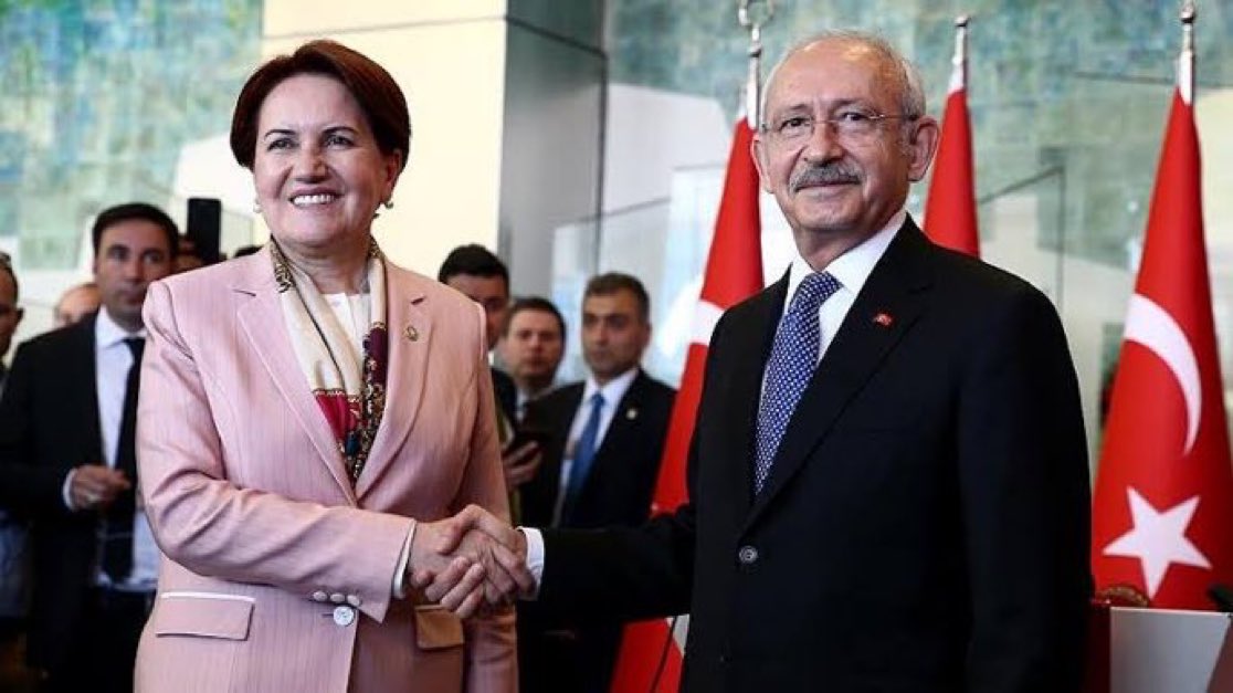 #SONDAKİKA | Kılıçdaroğlu, Vedat Yenerer'e Cumhurbaşkanlığı adaylığı hakkında konuştu:

''İlk teklif  Meral hanımdan geldi. Elif Çakır bana geldi ve Akşener’in elçisi olarak, Akşener’in benim cumhurbaşkanı adayı olmamı istediğini ve kabul edersem destekleyeceği mesajını iletti.''