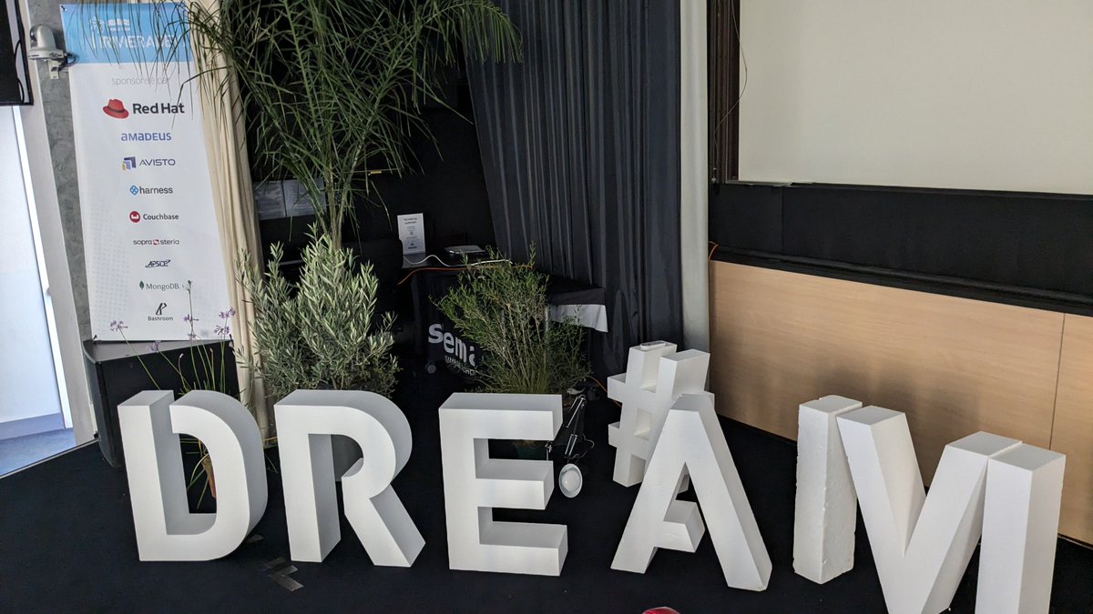 rbrackma's tweet photo. @RivieraDEV Réponse tardive : OK, OK. 
Depuis un an je rêve la nuit : de toi !  #adopteuneplante #dream #rivieradev #scrabble  #jadopteunpalmier https://t.co/fAIctX8ekR