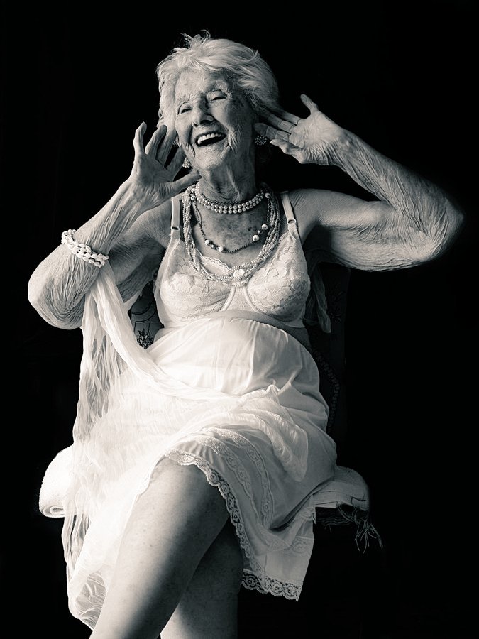 Marie-Berthe, 102 years old by photographer Arianne Clément who created a series of portraits highlighting women centenarians, while questioning societal ideas of youth and beauty standards #womensart