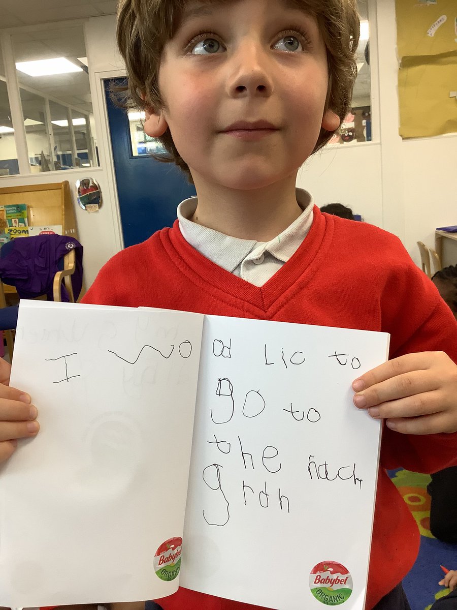 LarkHallPrimary's tweet photo. Reception are dreaming of sunnier weather and making holiday plans in their new summer diaries! #lhwaterloo #lheyfs #lhuecl #lhpscd https://t.co/Zfv7ZbaOjx