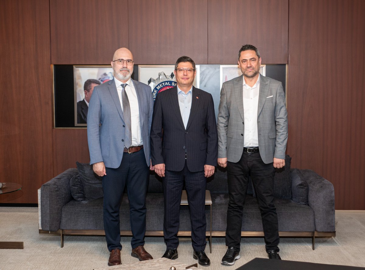 Erciyes Anadolu Holding CEO Yardımcısı Sn. Murat Aksu ve İnsan Kaynakları Grup Direktörü Sn. Muharrem Yener'e ziyaretleri için teşekkür ederim.