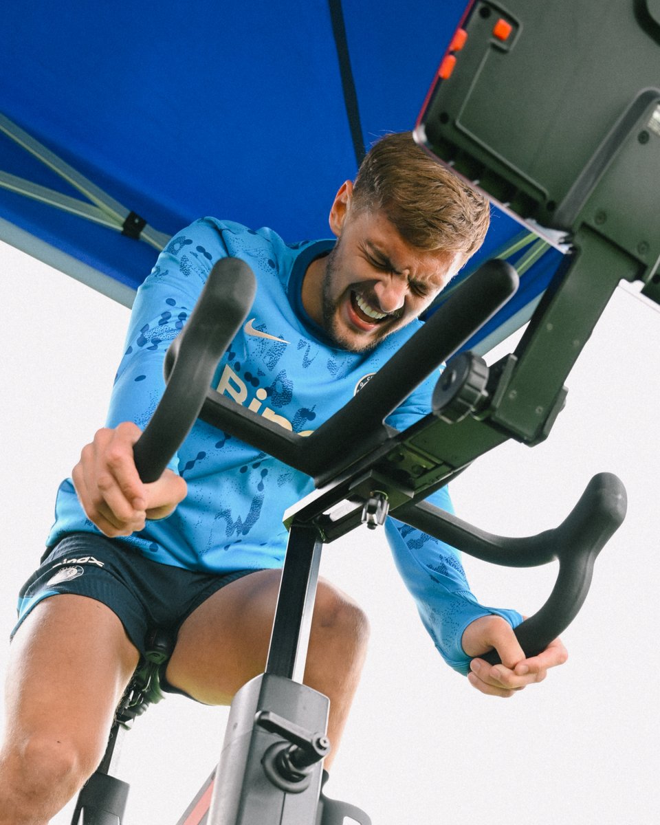 ChelseaFC's tweet photo. New boys picking up the pace. 🚴🥵 https://t.co/IkqdJtzu1F