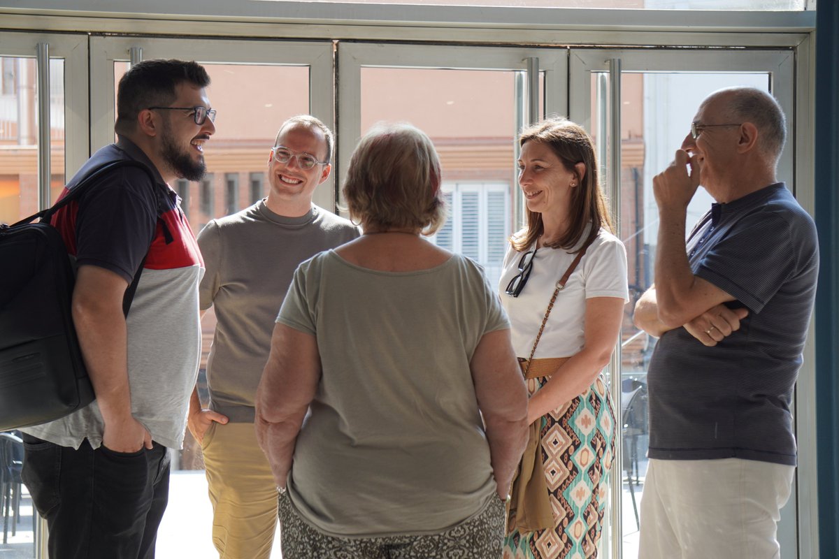 Aj_Tordera's tweet photo. El Diputat de Cultura de la Diputació de Barcelona, el sr. Pau Gonzàlez Val, i la Coordinadora del servei supramunicipal, van visitar Tordera per conèixer els projecte culturals del municipi així com les instal·lacions del @TeatreClave i la @btordera.

#TorderaSomriu https://t.co/GsUKOuGooj