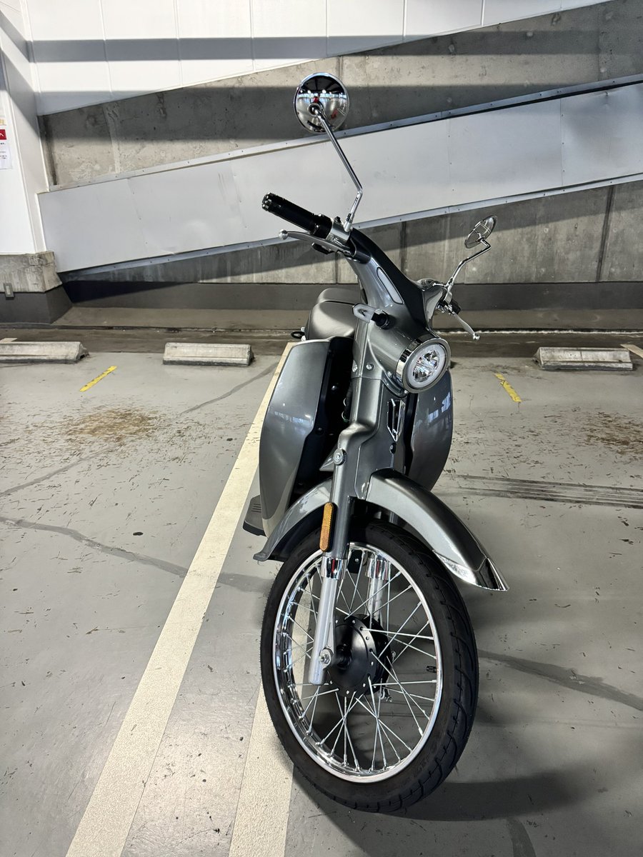 jgoq1's tweet photo. 仲間が増えました
電気だから維持費も最低限
コンビニ行く時の格好で近場をうろうろするのめちゃ楽しい 原二生活サイコー
#motron #cubertino https://t.co/lmAPDZ5BOS