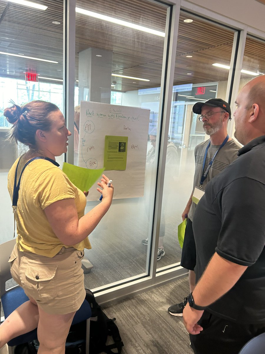 Connie López tweet media