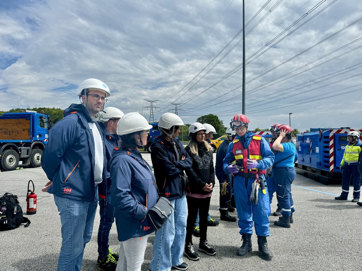 ThierrySergio1's tweet image. 🔌🤝 **Visite de RTE chez la FARN : Une future convention en perspective !** 🤝🔌 #Convention #Energie #FARN #Partenariat #RTE #Sécurité