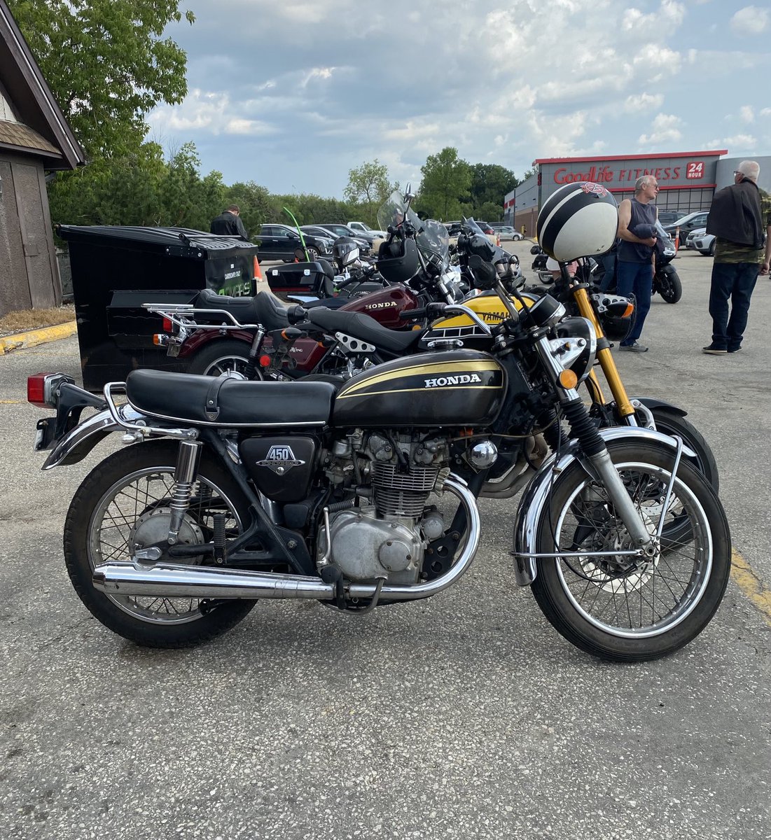 BRSport1000's tweet photo. 1968 Honda 450 at the local Sunday night  car and bike show #motoshow https://t.co/wLvuWcNin3