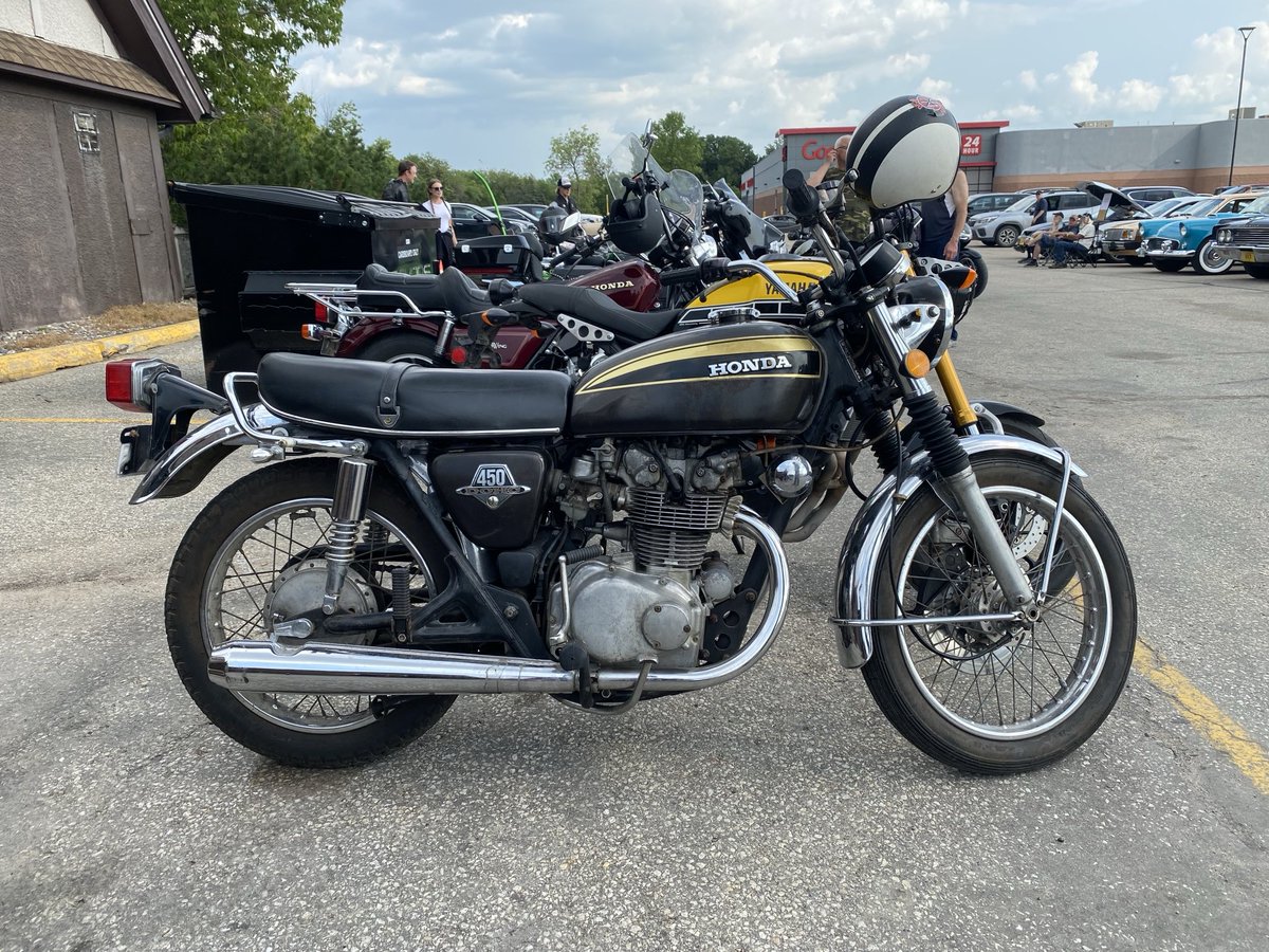 BRSport1000's tweet photo. 1968 Honda 450 at the local Sunday night  car and bike show #motoshow https://t.co/wLvuWcNin3