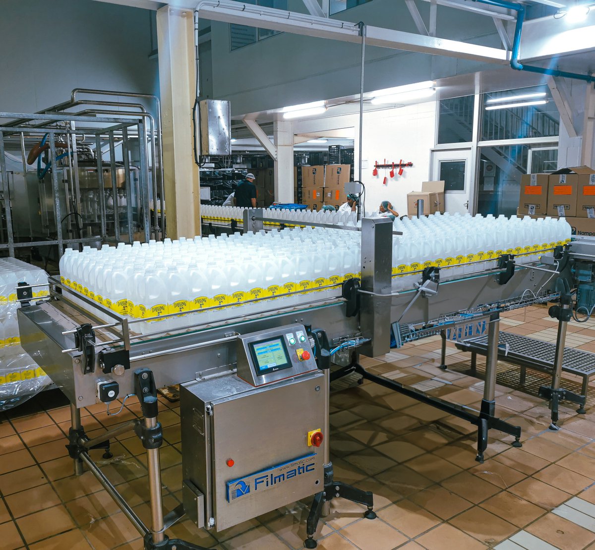 Filmatic_1979's tweet photo. Whether you're scaling up to meet rising production demands or simply looking to optimize your operations, our automatic de-bagger ensures low maintenance, minimal downtime, and maximum productivity. #scalingup #bottlefeeding #hdpebottles #operation #Filmatic https://t.co/C7aKIwvqmz