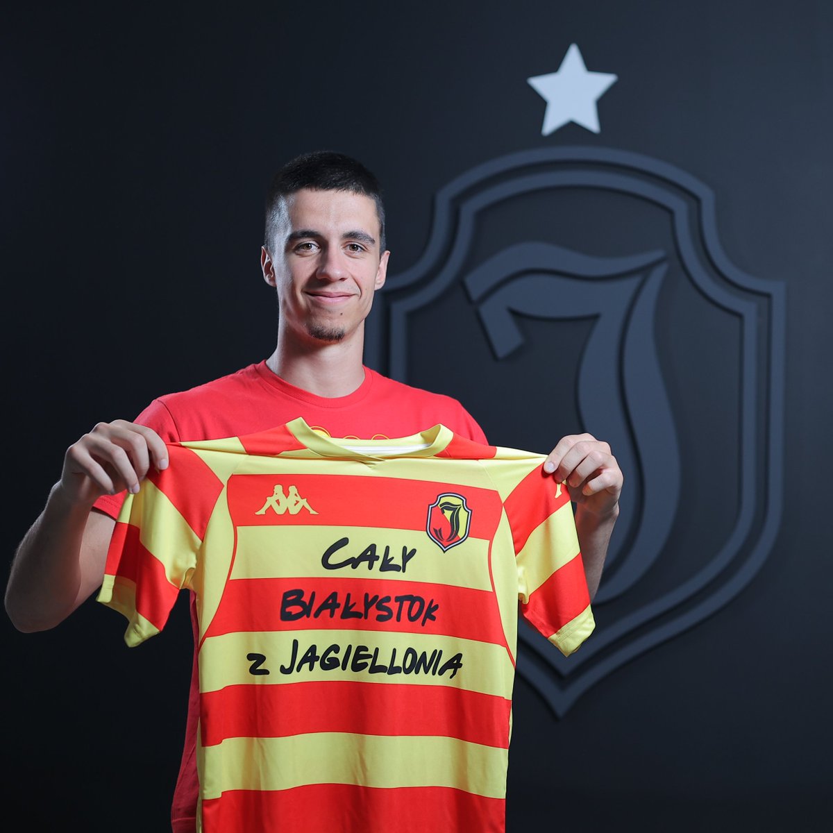 Jagiellonia1920's tweet photo. 👋 Cześć João 🇵🇹 #Moutinho https://t.co/IfIUWJZumv