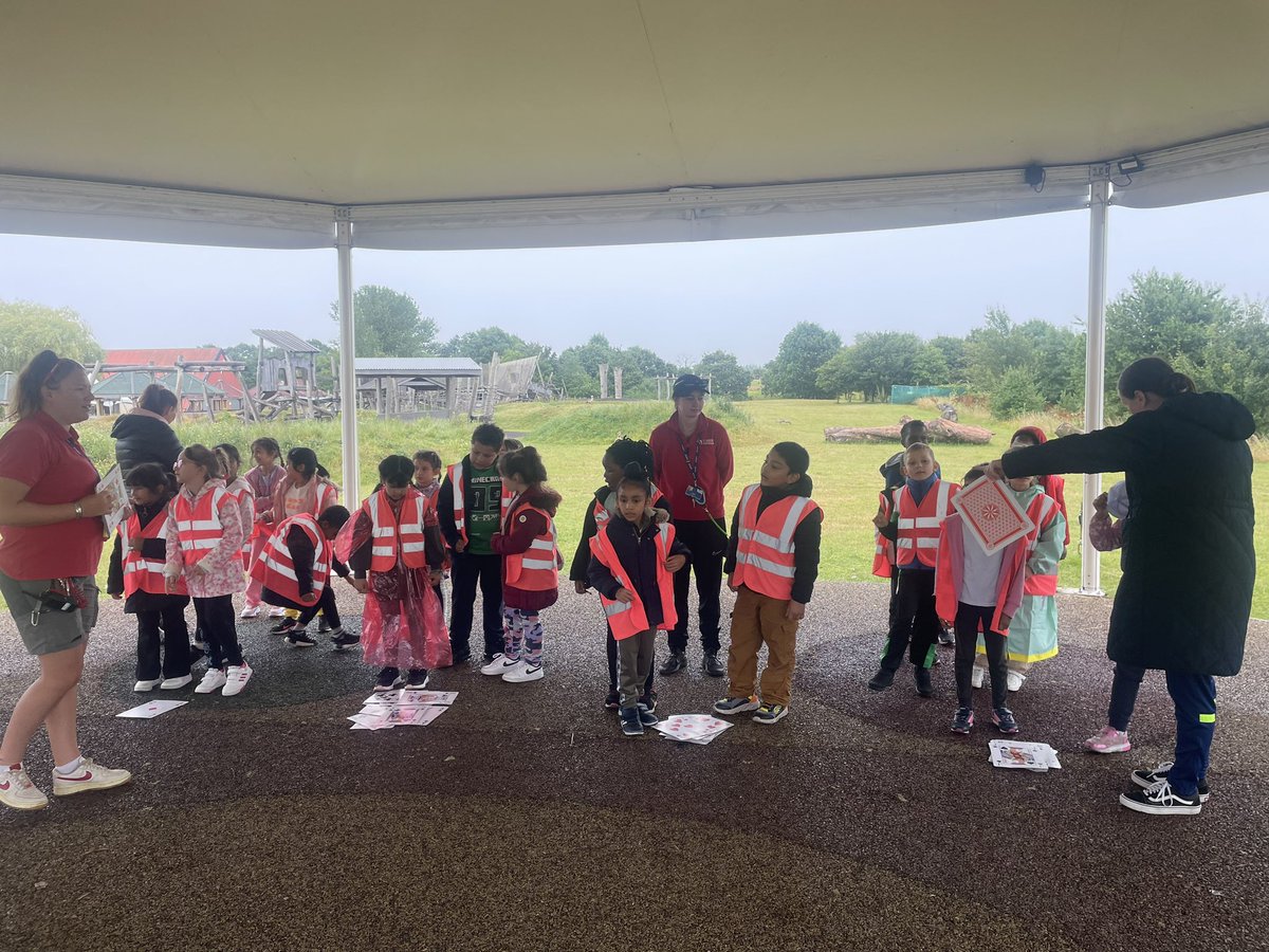 AgerKelly's tweet photo. Break time after first activity @StubbersCentre - ready for round 2.
It’s raining a little but this hasn’t dampened our spirits. @TVInfants @TVIOffice @Amy_TVI @AdamDobsonTVI https://t.co/qYnou1yg5I