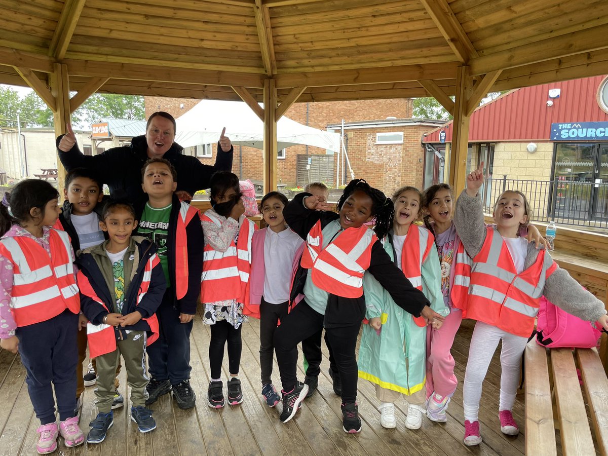 AgerKelly's tweet photo. Break time after first activity @StubbersCentre - ready for round 2.
It’s raining a little but this hasn’t dampened our spirits. @TVInfants @TVIOffice @Amy_TVI @AdamDobsonTVI https://t.co/qYnou1yg5I