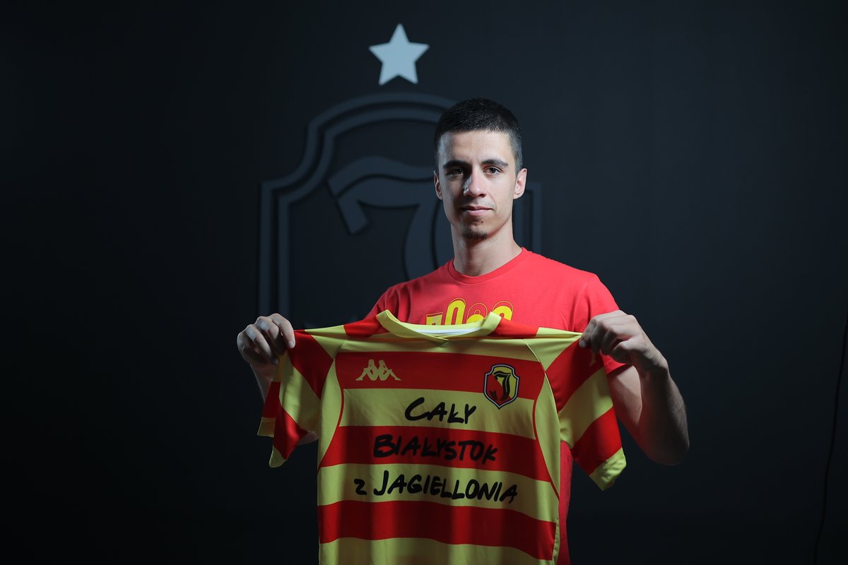 Jagiellonia1920's tweet photo. 👋 Cześć João 🇵🇹 #Moutinho https://t.co/IfIUWJZumv