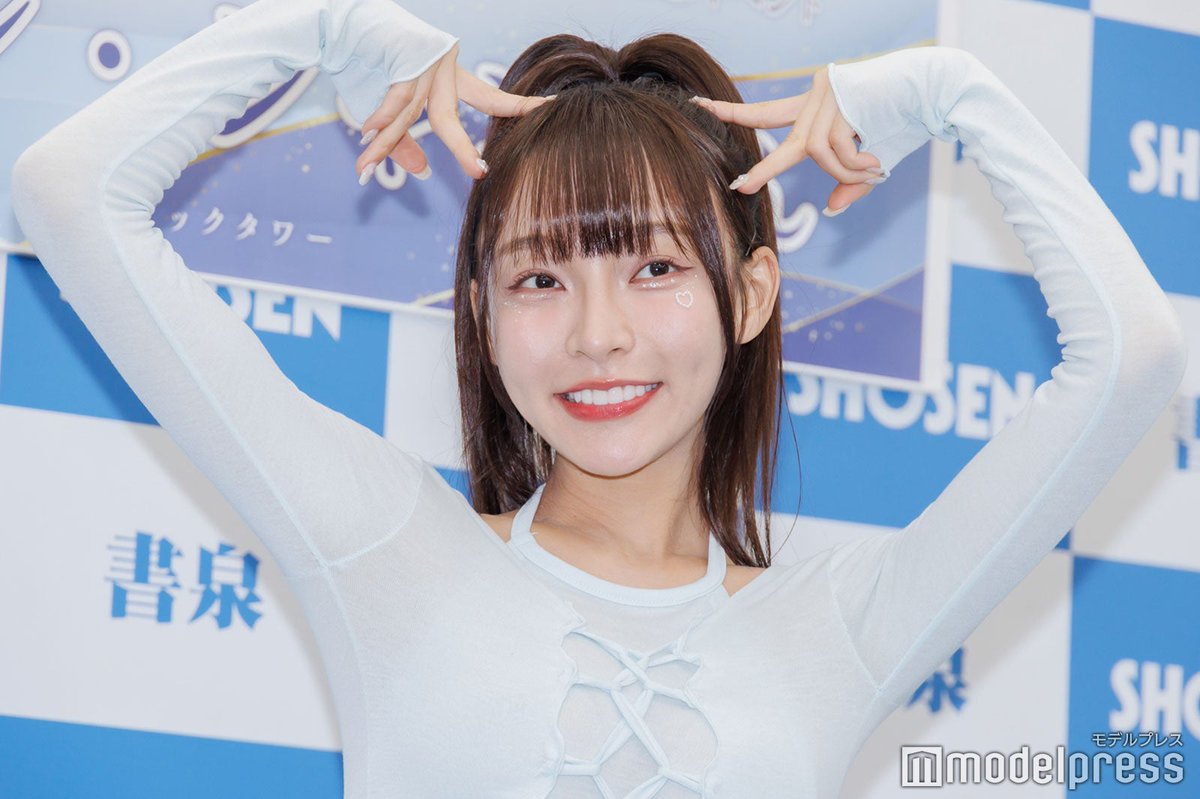 写真追加📸】“台湾No.1チアガール”リン・シャン 日本版1st写真集「薫