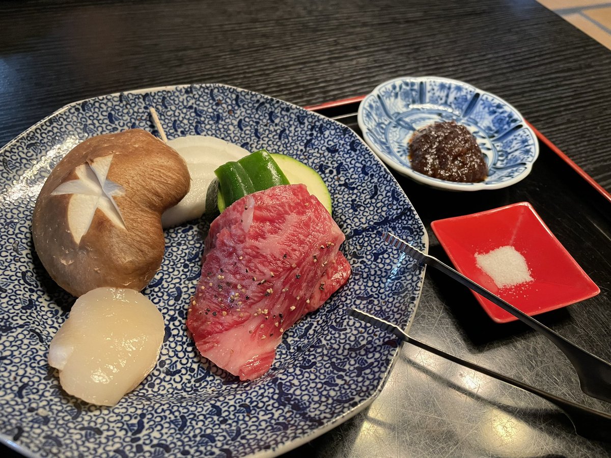 taitoya_onjuku's tweet photo. 築200年以上の古民家！
「愚為庵」さんで @ch0ch0lina さんとお食事🥢

採れたての食材で丁寧に作られた懐石料理とフルーツティー、とっても贅沢でした✨

楽しい時間をありがとうございました☺️

ちょっちょりーなさんのYouTubeチャンネルにて動画がアップされています♪
https://t.co/dBEMey6QWX https://t.co/1eMLZCKuF7