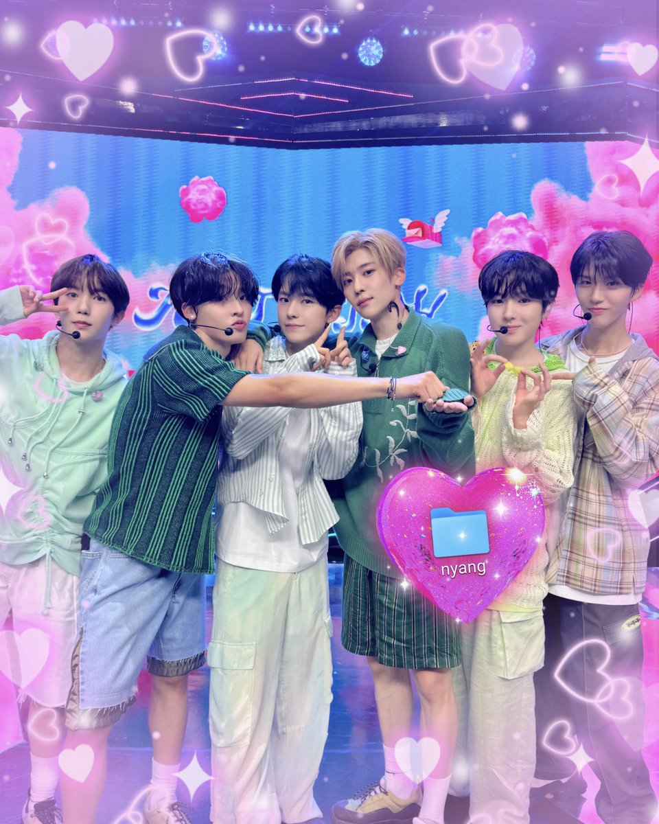nctwishofficial's tweet photo. 오늘 송버드 2주차!! 더쇼는 첫방송이었는데 여러분 어땠어요?? 새로운 의상도 입어봤는데 세트장이랑 잘 어울리는 것 같아서 전 너무 맘에 들어여
이번 송버드 활동 끝까지 열심히 할테니까요
많이 많이 응원해주세여
I'll do my best ！thank you

#SAKUYA #사쿠야 #サクヤ  
#NCTWISH #Songbird 
#NCTWISH_Songbird