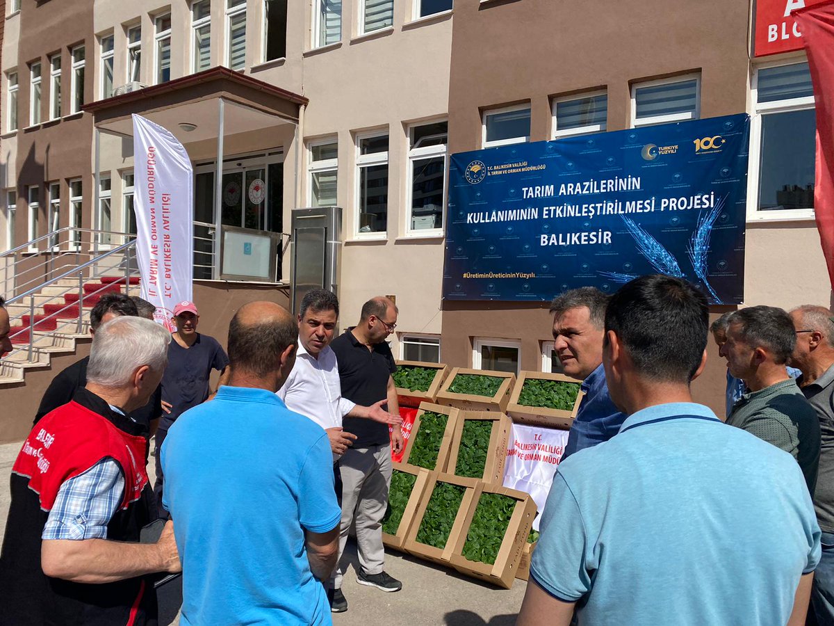 balikesirtarim's tweet photo. 📍Balıkesir İl Tarım ve Orman Müdürlüğü
Tarım Arazilerinin Kullanımının Etkinleştirilmesi Projesi Kapsamında #Sebze #Fidesi Temini Programı Düzenlendi.
https://t.co/9v2XPNL96z
@TCTarim @ibrahimyumakli @TC_Balikesir @valiustaoglu https://t.co/7Pltn9r4lq