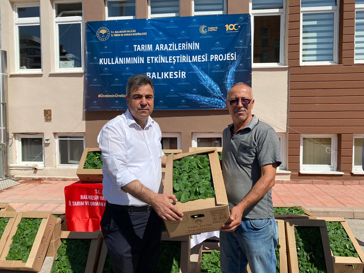 balikesirtarim's tweet photo. 📍Balıkesir İl Tarım ve Orman Müdürlüğü
Tarım Arazilerinin Kullanımının Etkinleştirilmesi Projesi Kapsamında #Sebze #Fidesi Temini Programı Düzenlendi.
https://t.co/9v2XPNL96z
@TCTarim @ibrahimyumakli @TC_Balikesir @valiustaoglu https://t.co/7Pltn9r4lq