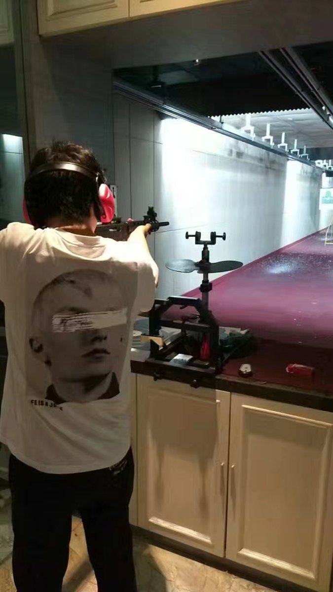 过一把瘾，好久没打枪了👊
