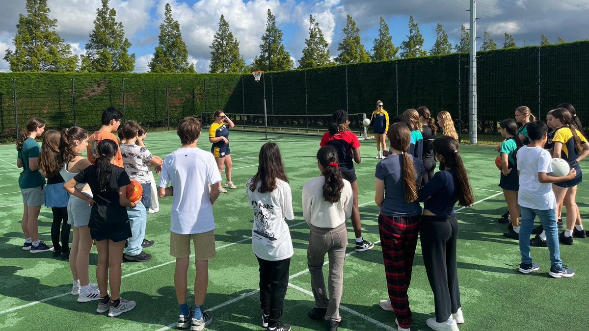 Over the past weekend, the Foundation provided an exciting, new camp for over 100 children at the British School in Holland🇳🇱

Our Summer Camps are just around the corner, book your place today!👇

🏉 Rugby League 👉 bit.ly/3RQWIAJ
🏐 Netball 👉 bit.ly/3PUAqMx