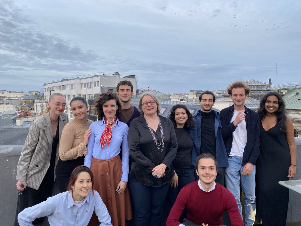 sciencespi's tweet photo. Sciences Pi est ravie de clôturer cette année universitaire pour la promo 2024 du M2 Droit de l’Innovation de l’École de Droit de @sciencespo. Nous félicitons l’ensemble des étudiants fraîchement diplômés et leur souhaitons une belle réussite dans leurs projets ! 💡🎓#droit #PI https://t.co/cECPeCws3T
