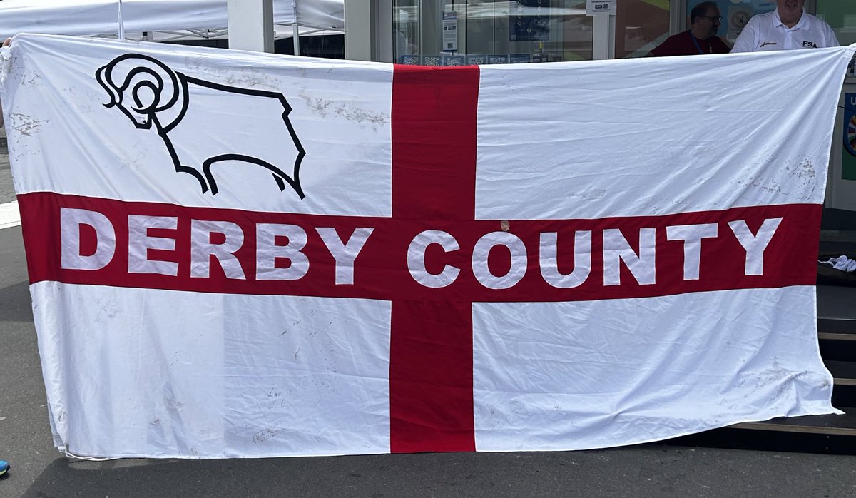 WeAreFreeLions's tweet photo. We have been given this flag from UEFA, it was apparently lost in Frankfurt. It is currently at our Fans’ Embassy location in Dortmund. 

We’re trying to find out where flags lost at previous games may have been handed in, we’ll update ASAP. https://t.co/zCY7GycRRW