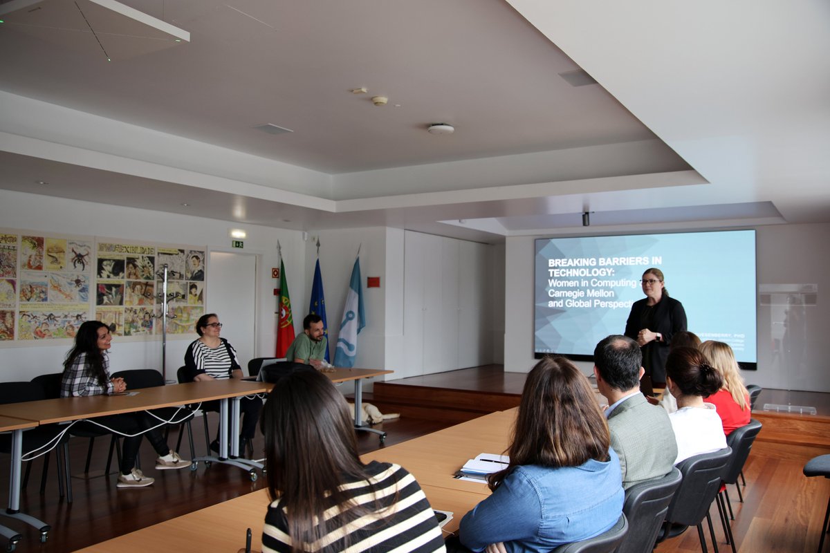 CMU Portugal (@cmuportugal) on Twitter photo 🎯 The #CMUPortugal Program hosted in June two invited talks with Jeria Quesenberry from <a href="/CarnegieMellon/">Carnegie Mellon University</a> to discuss Gender Balance in Academia!
<a href="/InescID/">INESC-ID</a> I <a href="/istecnico/">Instituto Superior Técnico</a> | <a href="/INESCTEC/">INESC TEC</a>
👉 Read the story on our website 🔗 cmuportugal.org/tf8c 🎯 The #CMUPortugal Program hosted in June two invited talks with Jeria Quesenberry from <a href="/CarnegieMellon/">Carnegie Mellon University</a> to discuss Gender Balance in Academia!
<a href="/InescID/">INESC-ID</a> I <a href="/istecnico/">Instituto Superior Técnico</a> | <a href="/INESCTEC/">INESC TEC</a>
👉 Read the story on our website 🔗 cmuportugal.org/tf8c